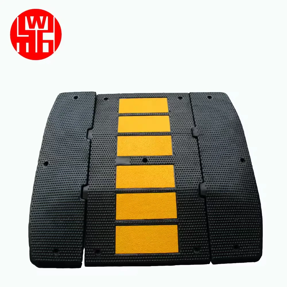 Rubber Driveway Safety Road Reducer Cushion Shock Belt Black Reflector Traffic Control Speed Breaker 900x500mm Speed Hump