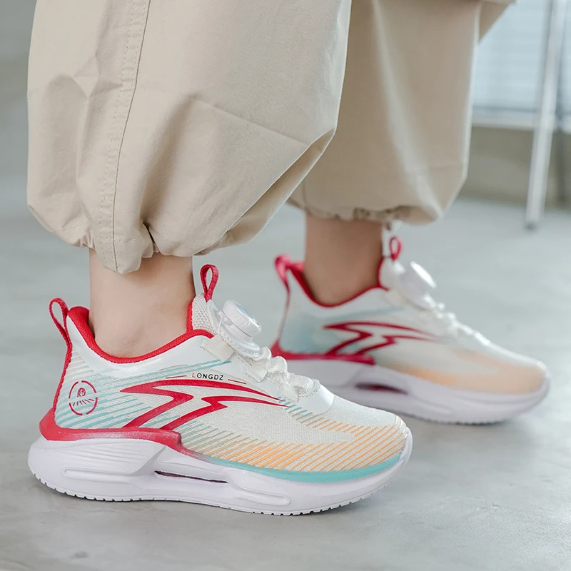 

Мужская и женская детская обувь на легкой подошве, удобная и износостойкая закрытая одежда для отдыха с вращающейся пряжкой.