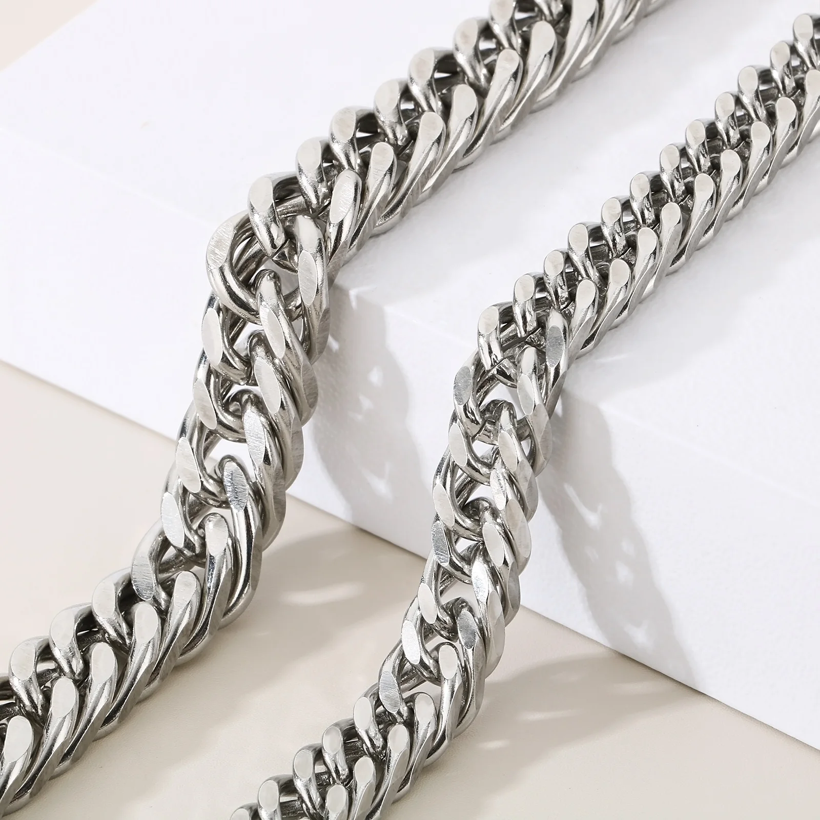 8/10mm Chunky Miami Curb Chain Bracelet for Men, Stainless Steel Cuban Link Chain Wristband Classic Punk Heavy Male Jewelry