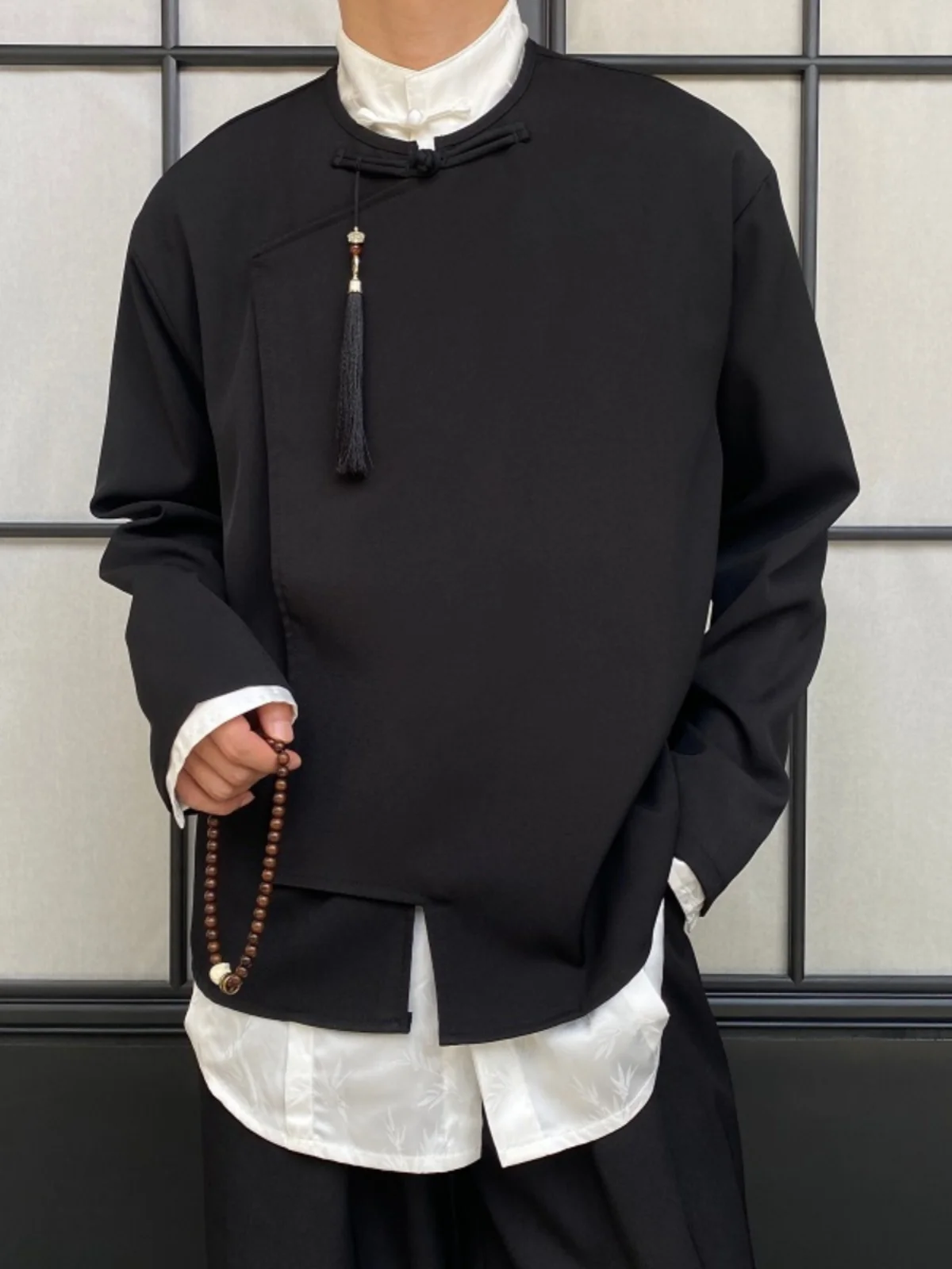 

New Chinese Sle Men's Long Sve round Ne irt Tassel Embellied Button up Bla Casual Outerwear Faionable Youth