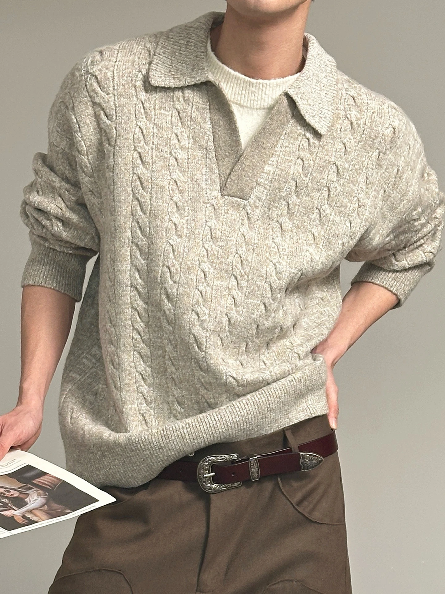 

Мужской вязаный свитер свободного кроя с V-образным вырезом и узором косы, в корейском стиле, повседневный, из полиэстера, с длинными рукавами, укороченный, комфортный