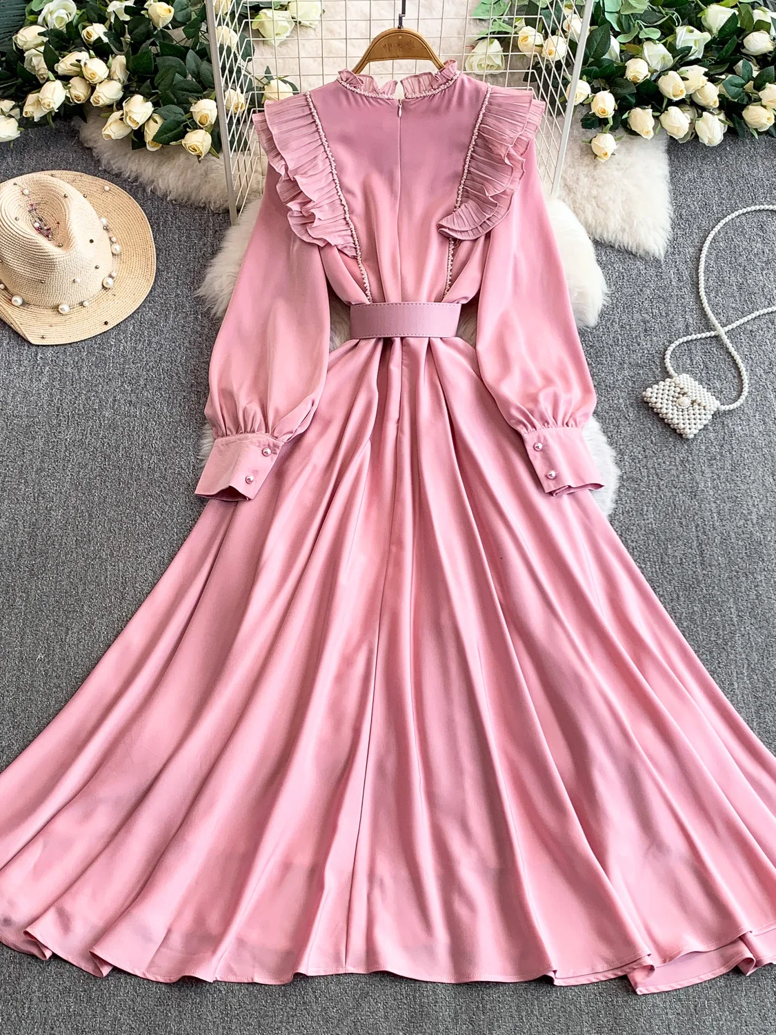 الرجعية الدانتيل الربط جولة Ne ثوب المرأة الخصر Cinching الحرير الساتان طويل الدكتور المحكمة Sle انتفض هيم ألف خط الكرة ثوب