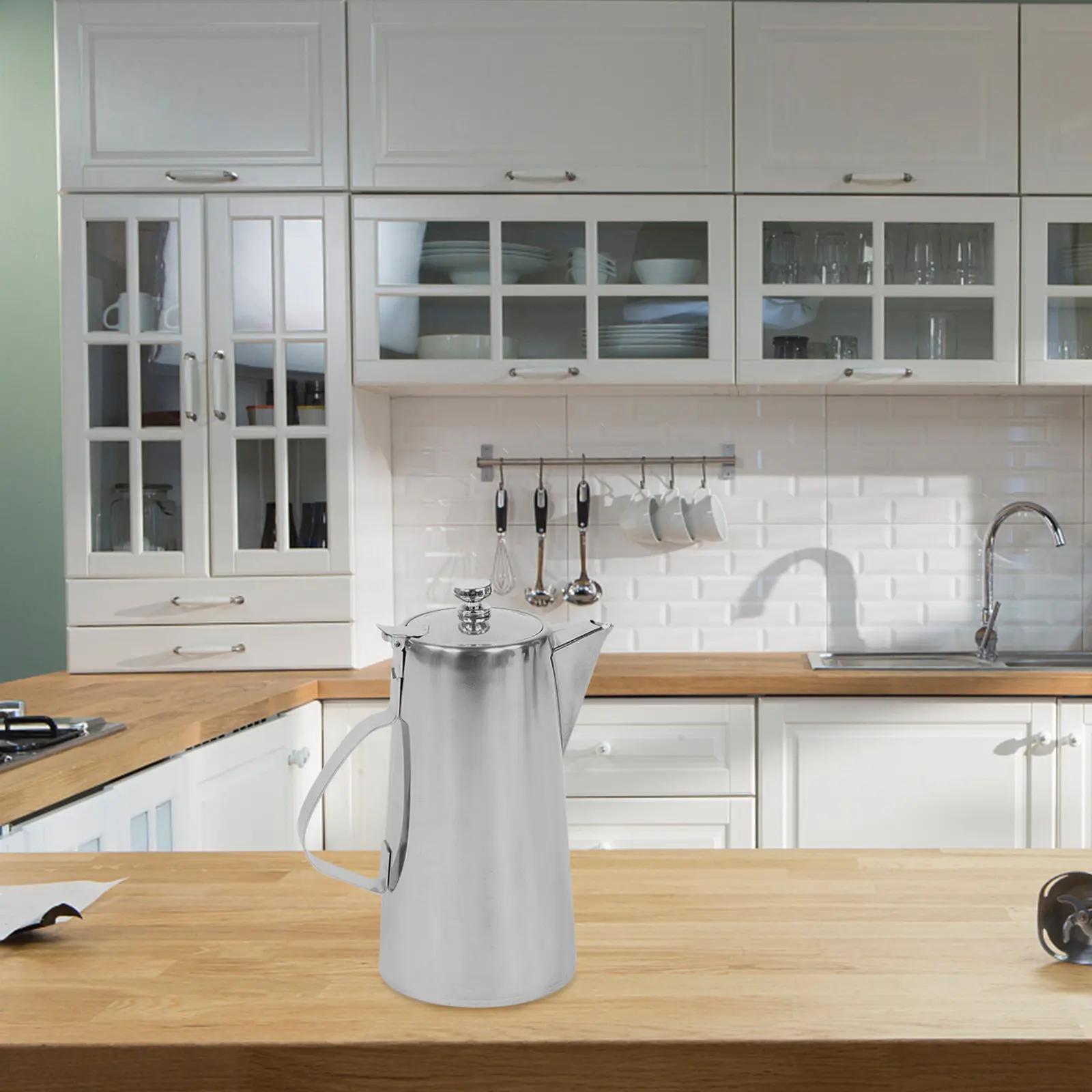 1Pcs Stainless Steel Kettle Thickened Oil Can Elegant Smooth Surface Portable Household Oil Storage Bottle for Soy
