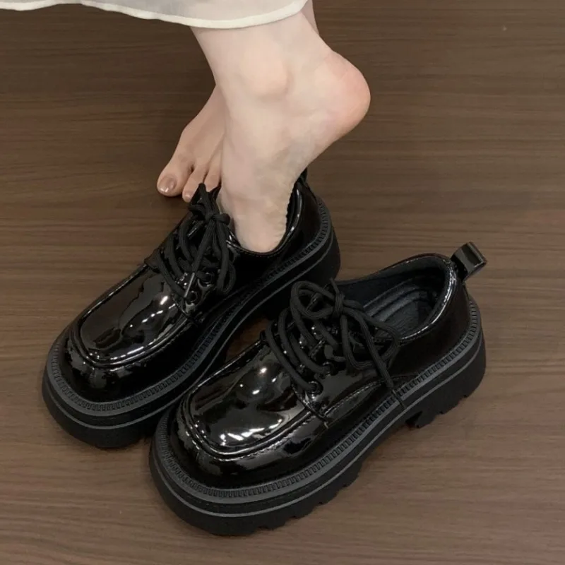 

2023 летние новые женские лоферы, модная обувь на плоской подошве и платформе, дизайнерские женские сандалии, повседневные трендовые кроссовки в стиле Лолиты, Zapatos