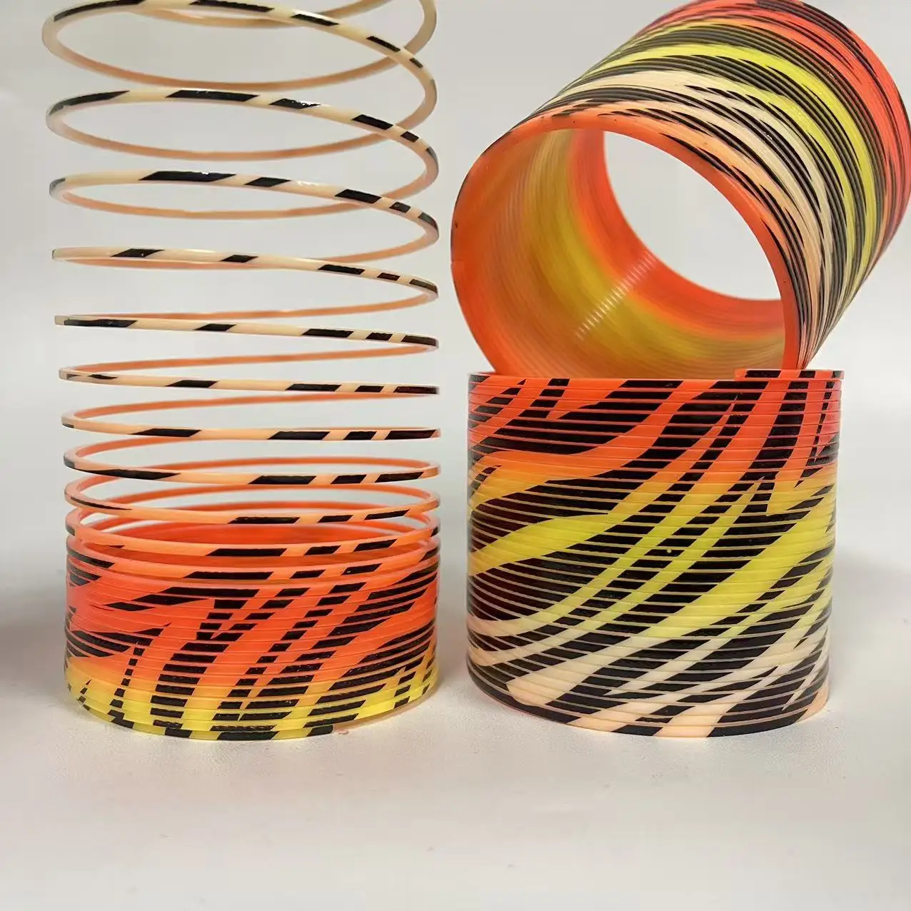 

1/3/6pcs Bright Orange Magic Rainbow Spring Kids Educational Toy