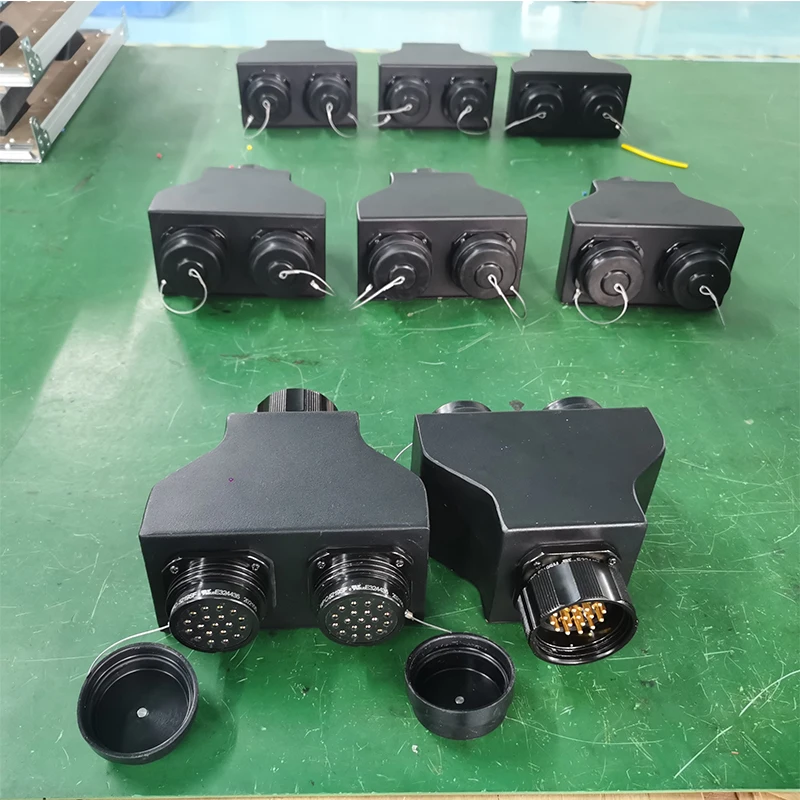 Scatola divisoria elettrica Socapex 1 ingresso 2 uscite a 19 pin