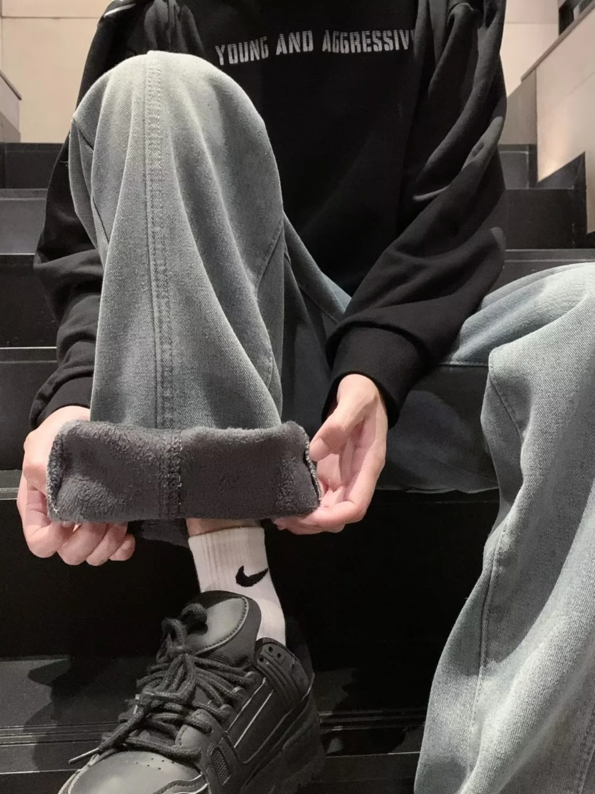 

Men's Fce Lined Casual Straight Leg Jeans Thi Warm Loose Fit High Street Sle Elastic Waist Denim Pants Autumn Leisure