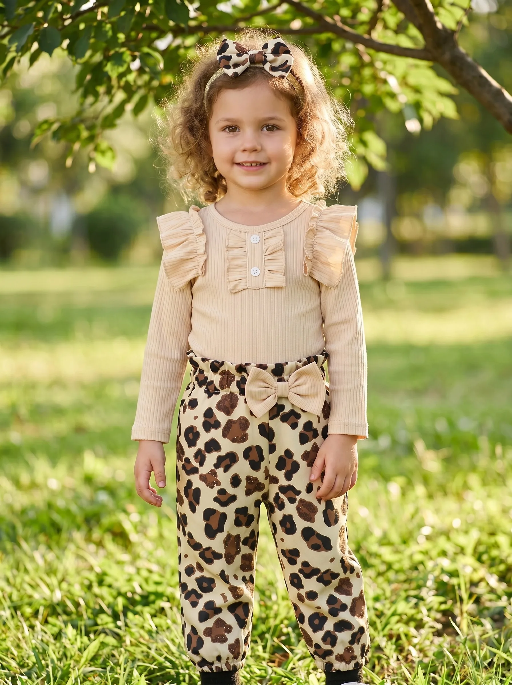 3-teiliges Frühlings-Herbst-Set für Babys mit geripptem Rüschen-Strampler, Leopardenhose + Stirnband, süßer, cooler Stil, für den Alltag/Fotoshooting, 0-3 Monate – Detail 1