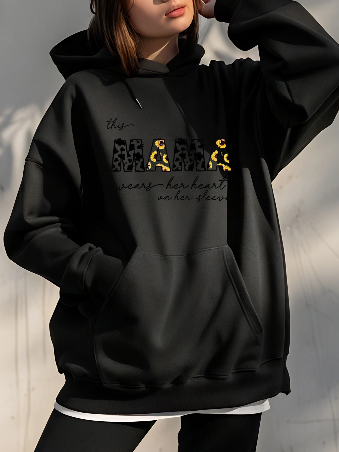 

Женская черная толстовка с леопардовым принтом «Эта мама носить ее сердце на ее» Толстовка для материнства с рукавами Повседневная уличная одежда для мам