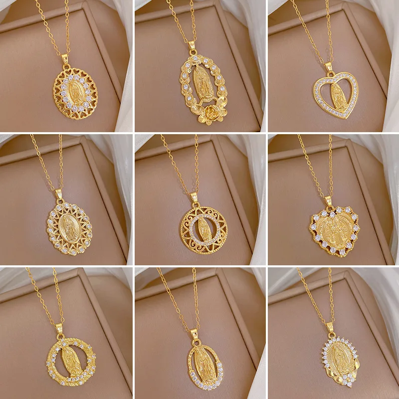 

Minimalist Human Statue Zircon Pendant Necklace for Women 18K Gold Plated Titanium Steel Clavicle Chain