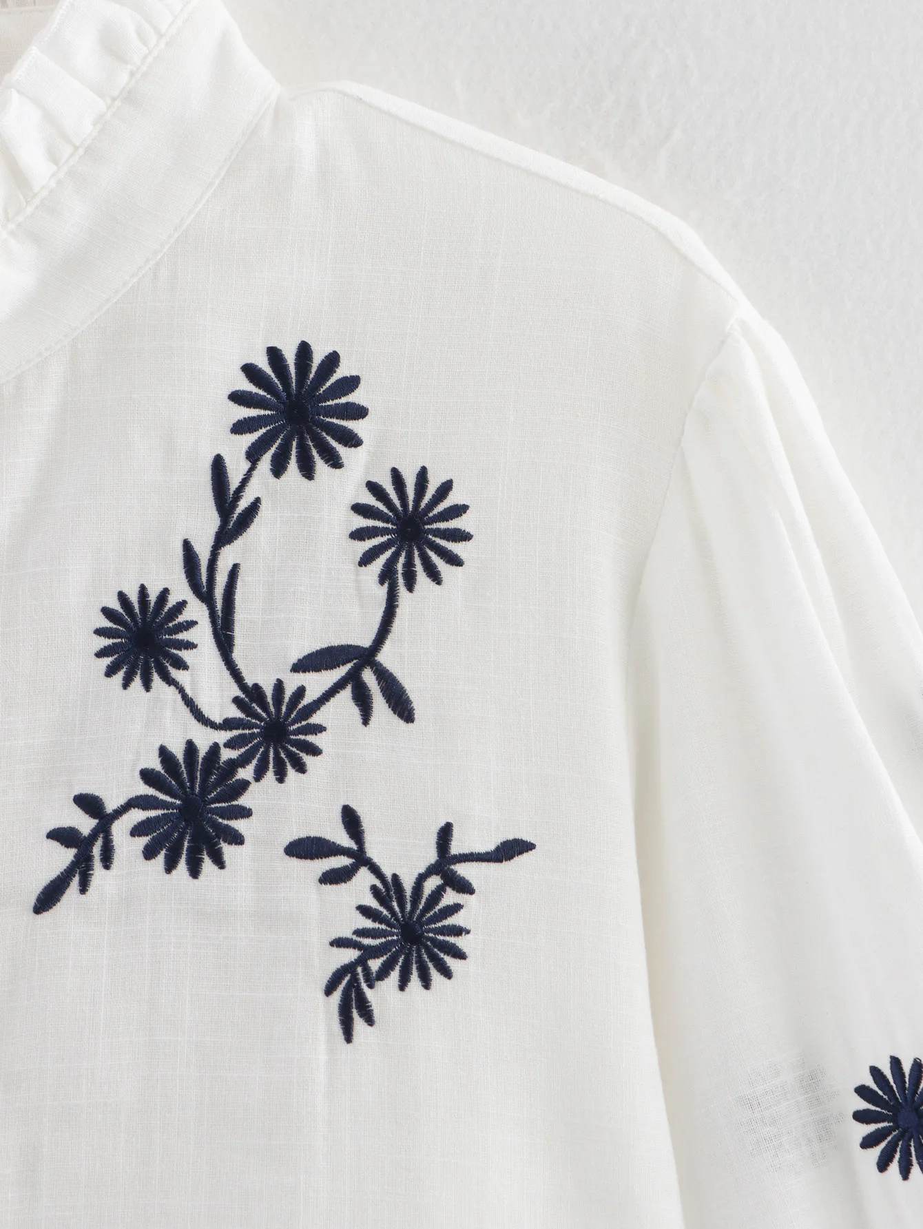 2025 夏春トップスファッションホリデーパーティー Blusas 女性エレガントな刺繍 O ネックチュニックヴィンテージロングランタンスリーブブラウス