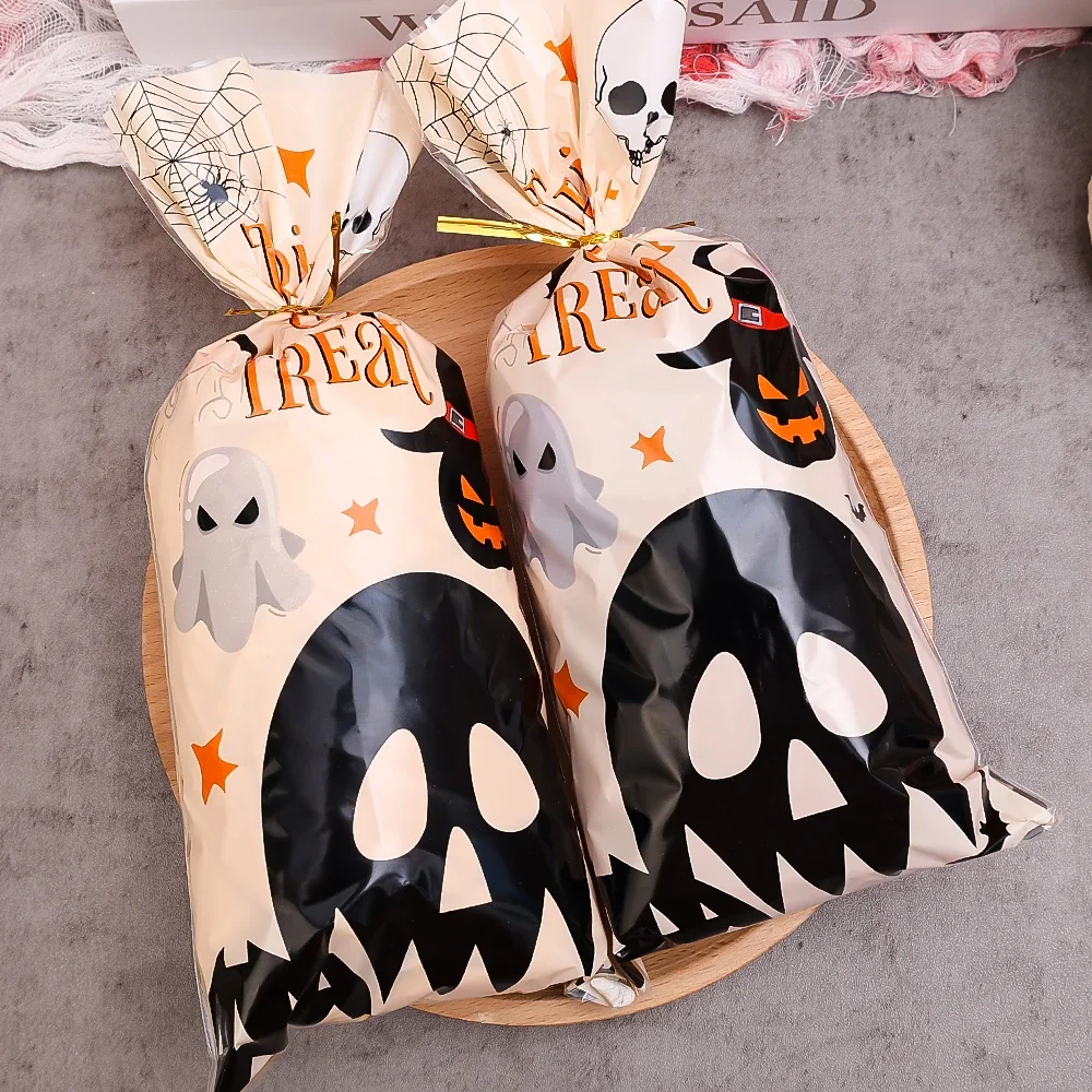 50PCS Halloween Candy Bags with Ties Cartoon Spooky Ghost Bat Snack Cookie Bags Kids Gift Packaging Bag Halloween Party Supplies