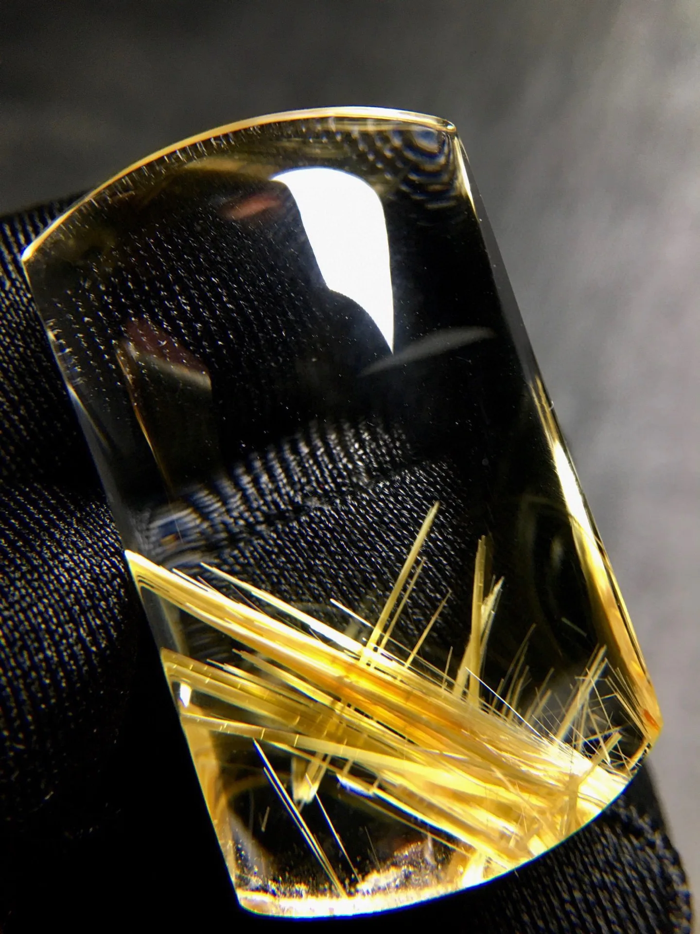 الذهب الطبيعي Rutilated قلادة من الكوارتز قلادة 32.2*19.5*10.6 مللي متر مستطيل الثروة Rutilated النساء الرجال AAAAAAA