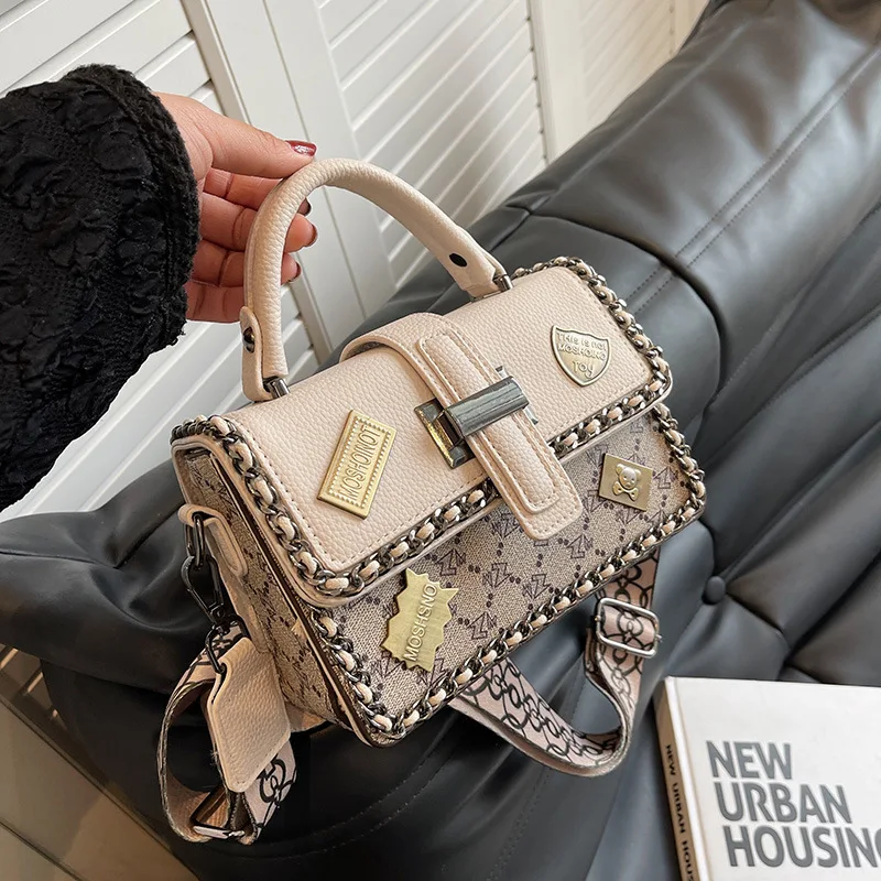 

2025 New Women's Retro Small Square Bag - Badge Detail, Chain, Niche Heavy Industry Design, Shoulder/Crossbody