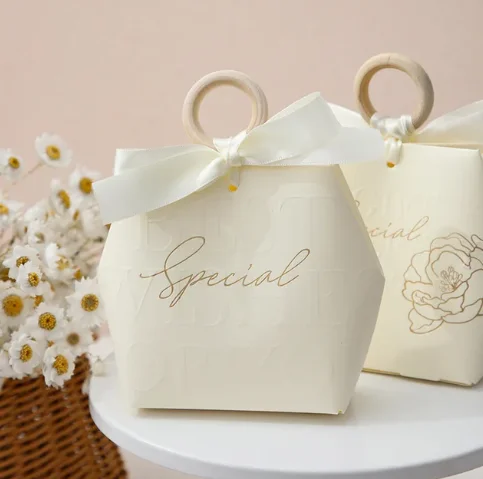 

70Pcs white and purple ribbon box