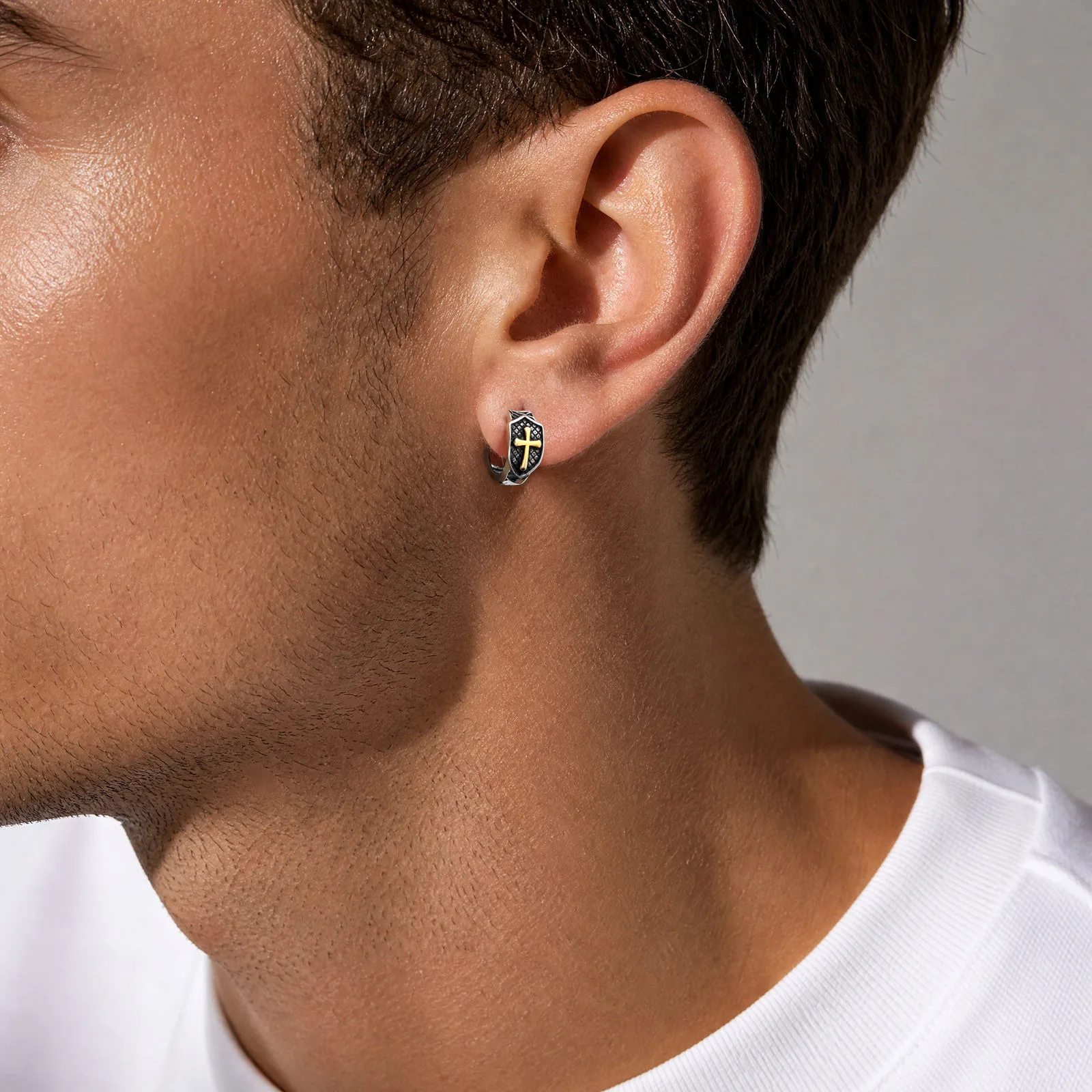 Vnox Copper Shield Rose Cross Huggie Hoop Earrings for Men, Punk Hip Hop Gothic Two‑Tone Piercing Ear Religious Jewelry Gift