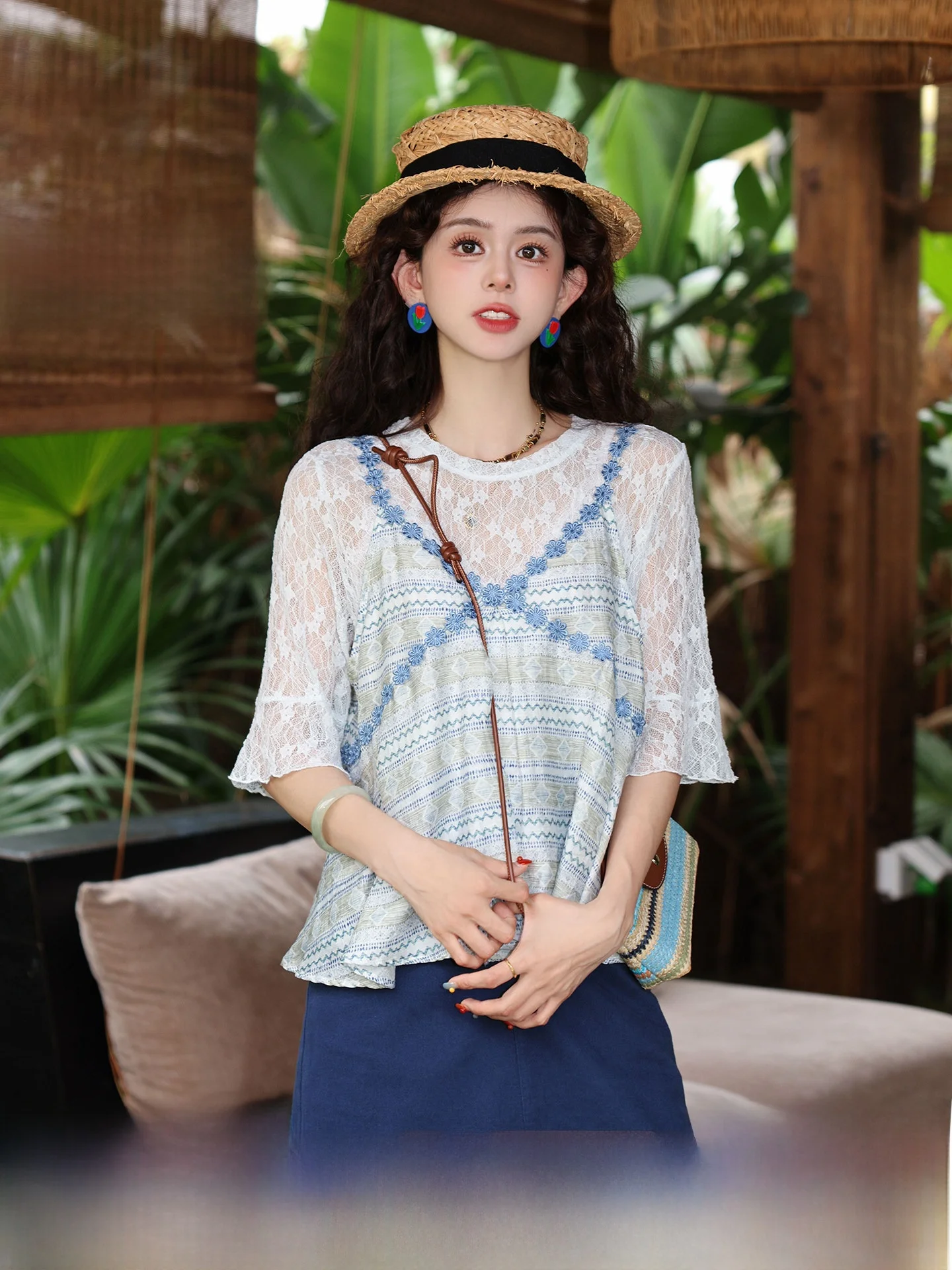

Chen Jiajie Meet Blue-and-White Short-Sleeve T-Shirt Women's New Design Summer Layered Two-Piece Set Loose Fit Lace Bell-Sleeve