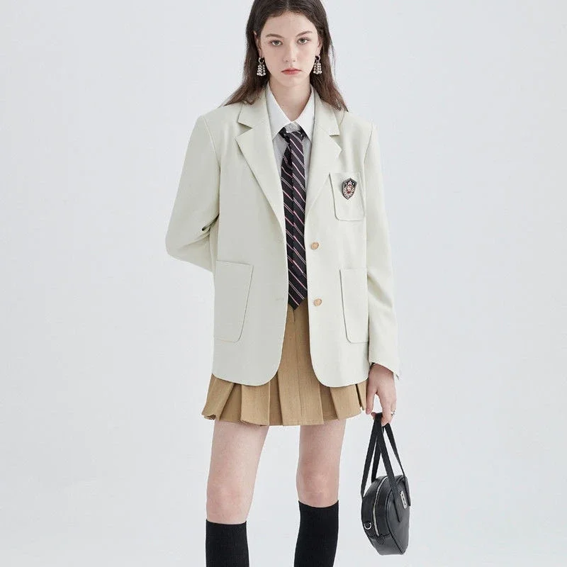 

2025 женский новый сшитый костюм с воротником на пуговицах и карманом, модные однотонные универсальные повседневные пиджаки с длинными рукавами