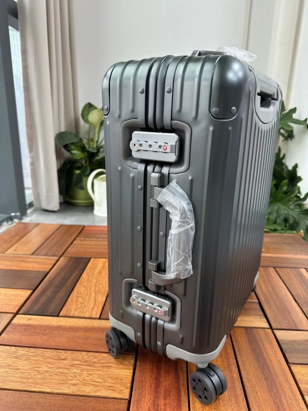 حقيبة سفر أساسية ذات سعة كبيرة حقيبة دوارة 25 حقيبة تروللي بعجلات جديدة حقيبة أعمال عصرية متعددة الوظائف