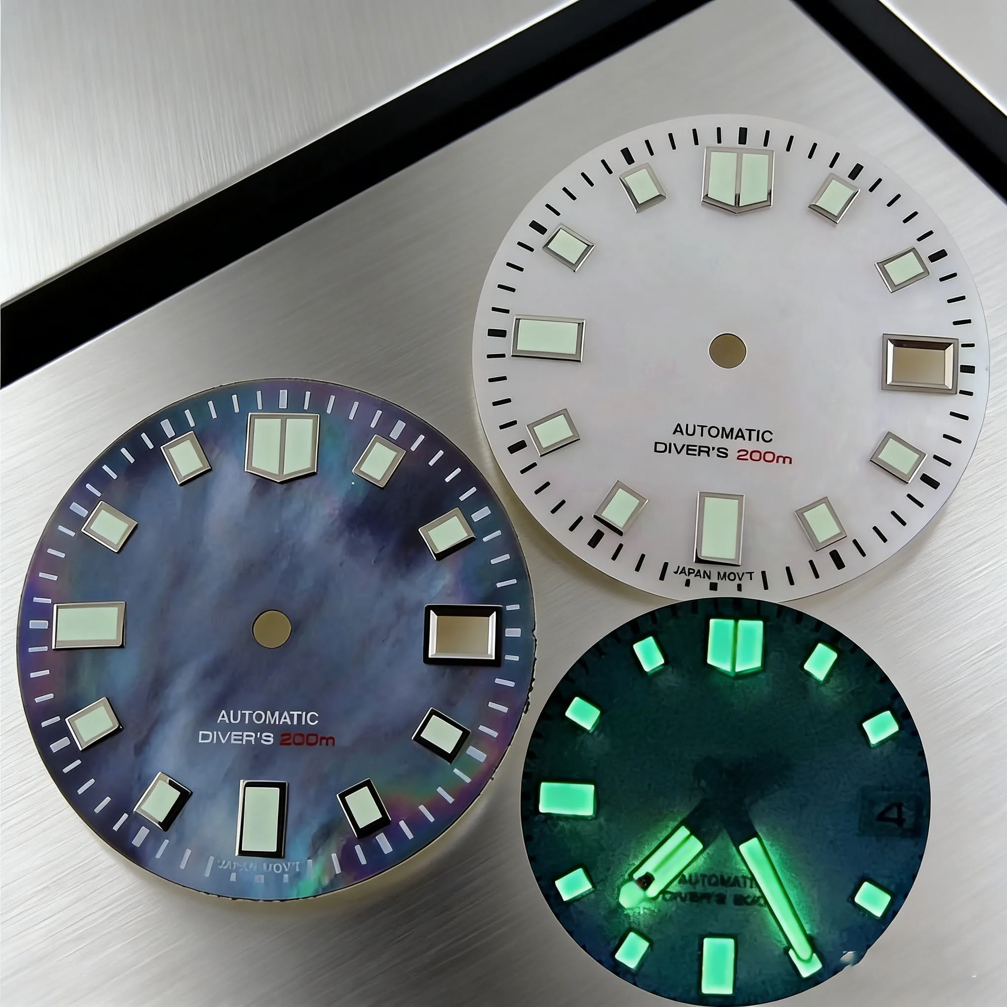 

Циферблат часов Tandorio 29 мм с люминесцентным покрытием и окошком даты, подходит для автоматических механизмов NH35 и NH36, высококачественные детали для часов.