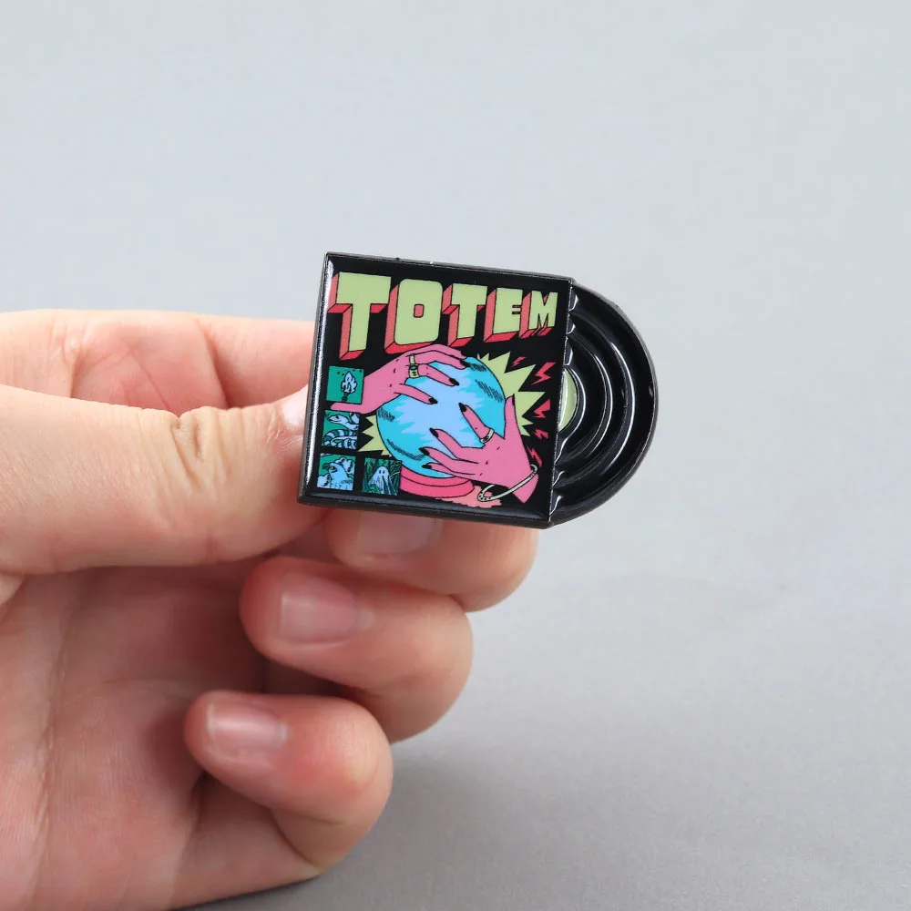 Retro-Musik-Pins: Klassische Rock- und Pop-Vinyl-Album-Cover-Abzeichen, perfekt für Rucksäcke und Kleidung, Geschenk für Musikliebhaber. – Detail 6