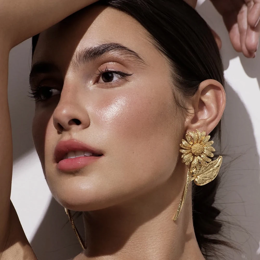

Personality Metal Sunflower Long Drop Earrings for Women Girls Fashion Simple Gold Silver Color Flower Earrings Party Jewelry