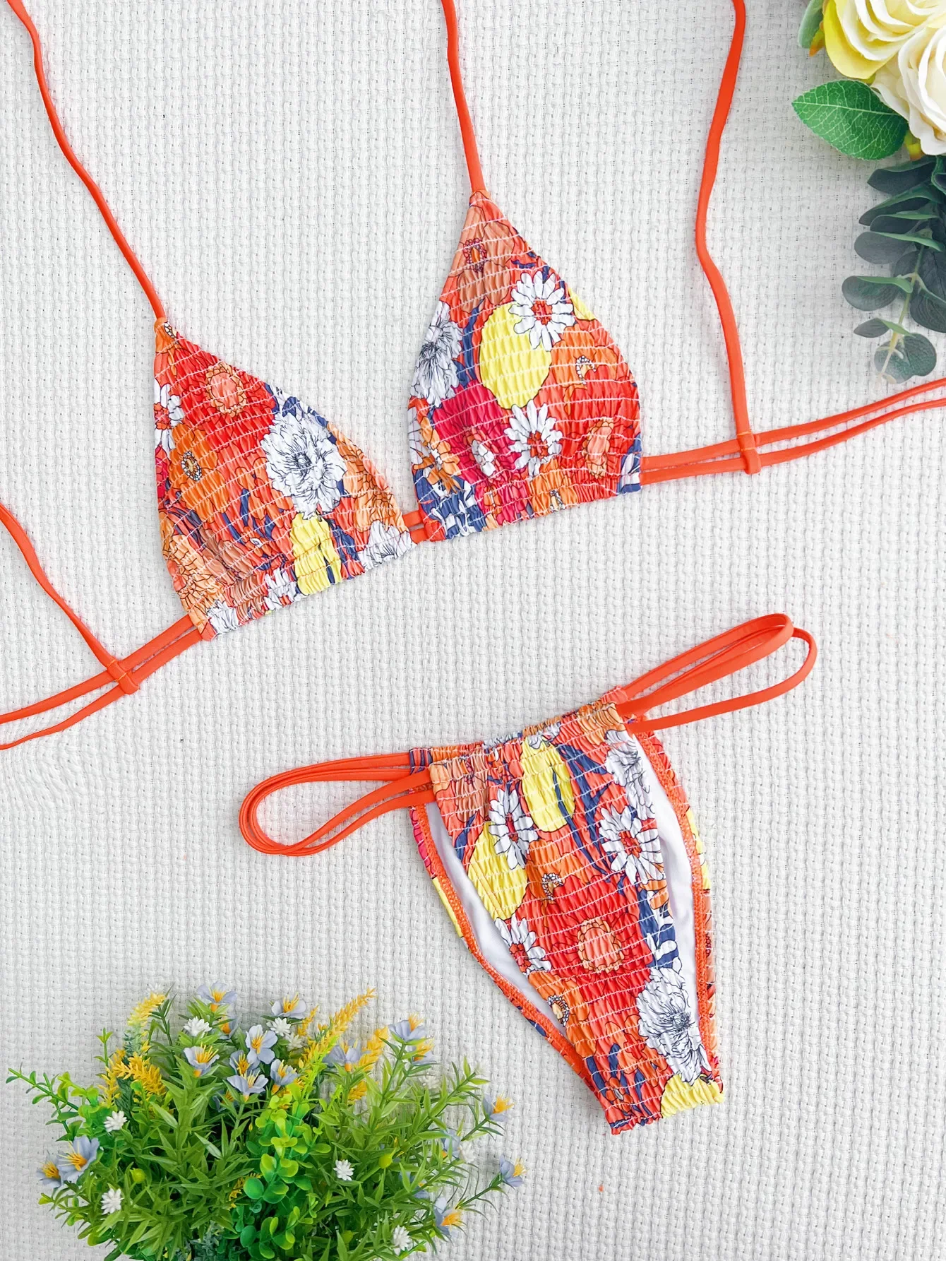 Orange Print Bikini Set 2025 Sexy Tanga 2-teiliger Badeanzug für Frauen V-Ausschnitt Hosenträger Schnürung rückenfrei Sommer Strand Badeanzug