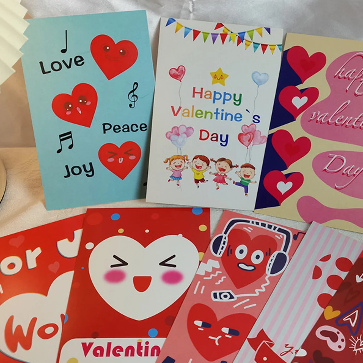 8 Pack Valentine's Day Love Cards with Envelopes Romantic Couples Cards Blessing Expression Message Various patterns