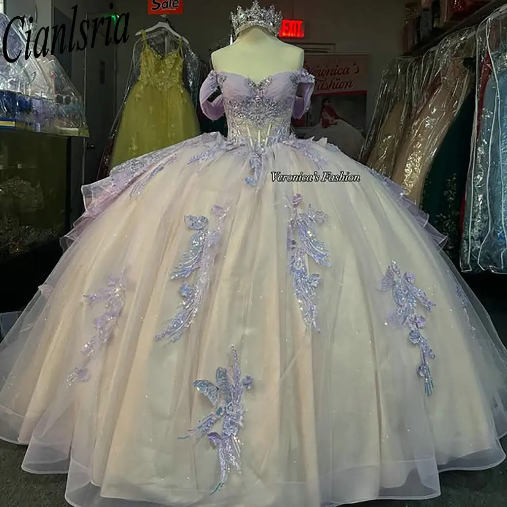 

Сиреневое платье Quinceanera с аппликациями и блестками, кружевное платье с оборками, бальное платье с открытыми плечами, корсет Sweet 16, Vestidos De XV 15 Anos
