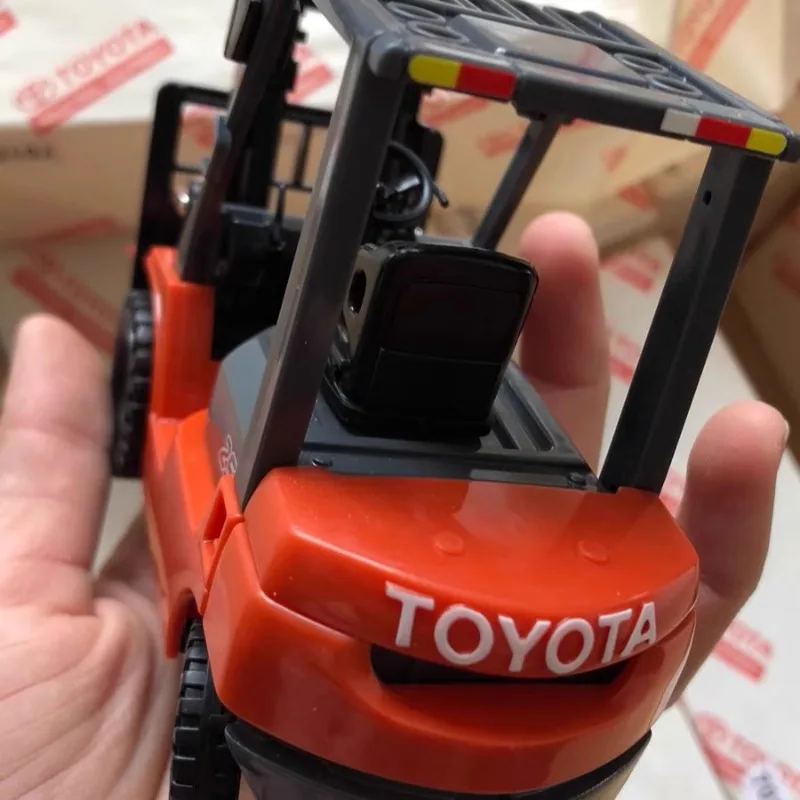 In Stock Diecast TOYOTA Alloy Forklift Model Industrial Equipment Lift Truck Model Car Toys for Boys Collectible Ornament