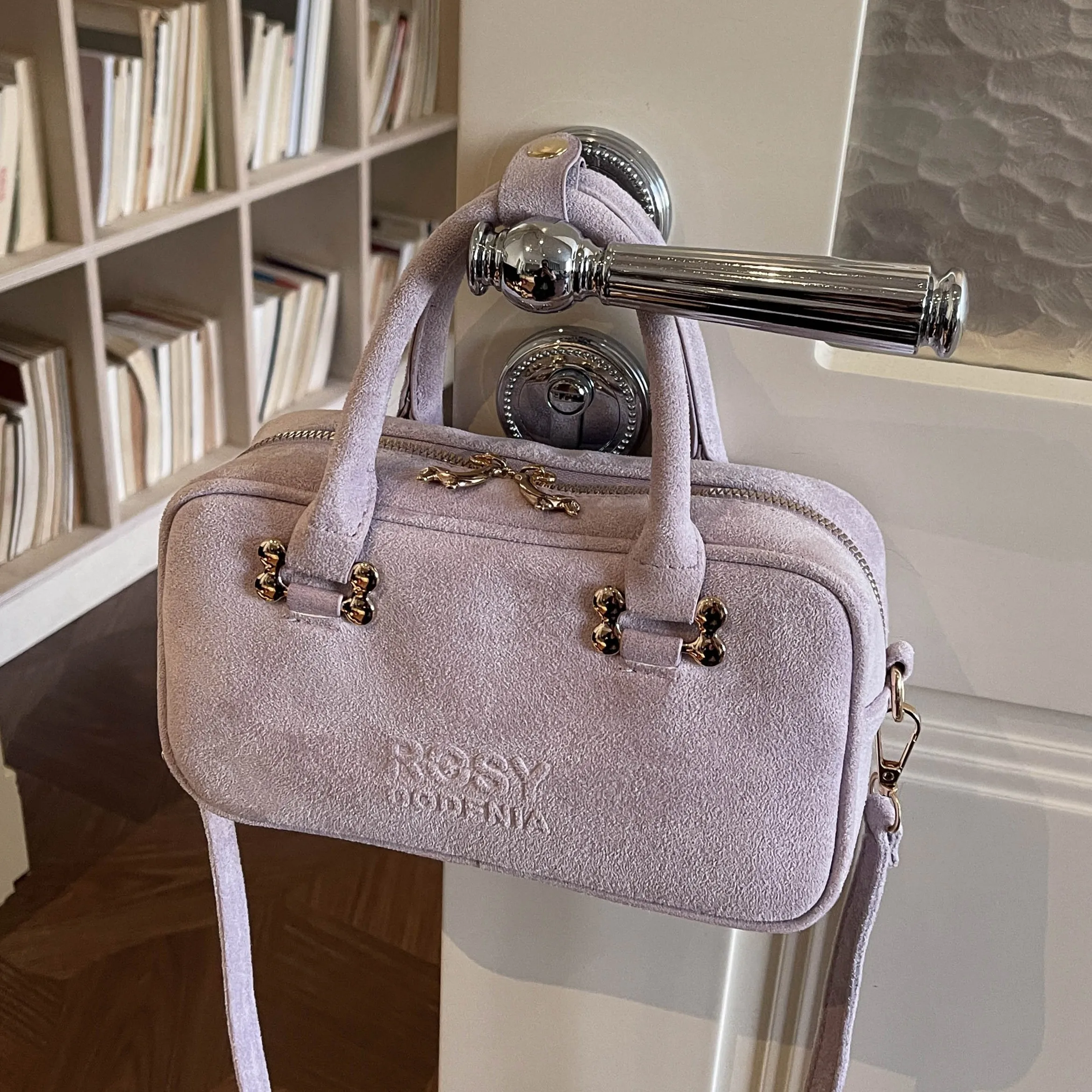 

Женская сумка в корейском стиле с бархатной текстурой, новая модная сумка-клатч в форме боулинг-шара, классическая сумка-подушка для покупок, дамская сумочка