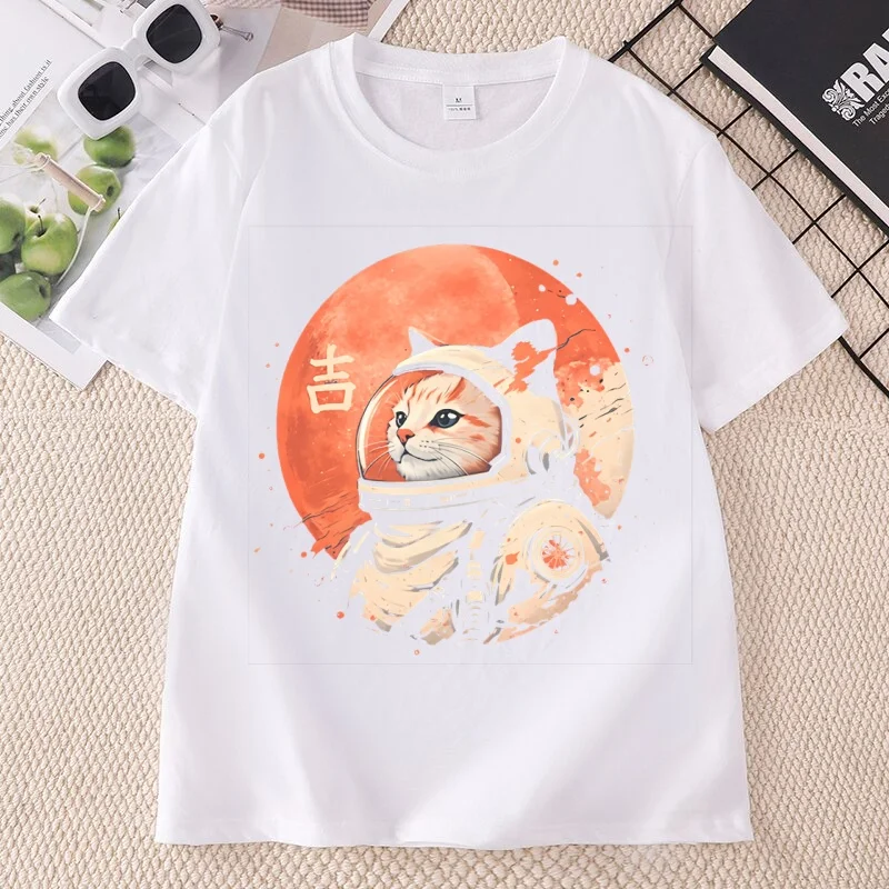 Japanese 1950s Retro Space Cat Good Luck Kanji T-Shirt Vintage Sci Fi Aesthetic Graphic Tee Men Women Casual Round Neck Tshirts