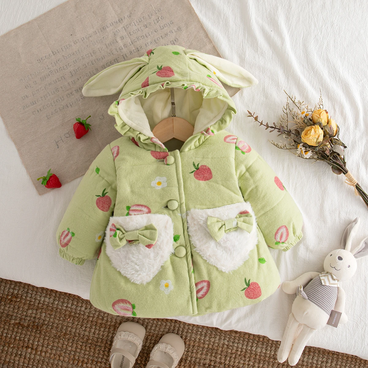 Winter Baby Girl Long Sleeved Thicken Fleece Hooded Tops Korean Style Toddler Lovely Cartoon Keep Warm Strawberry Coat