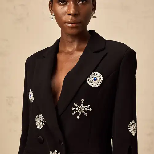 ملابس الحفلات والعطلات