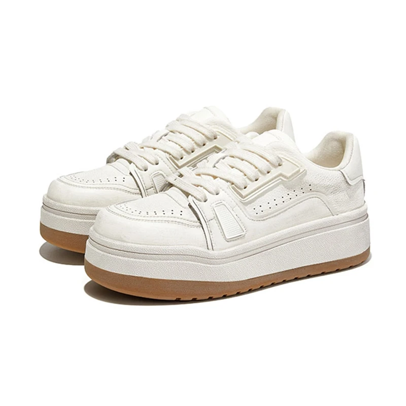 

2025 new women's sneakers shoes Non-slip flats Women skateboard shoes Large-size casual student female shoes