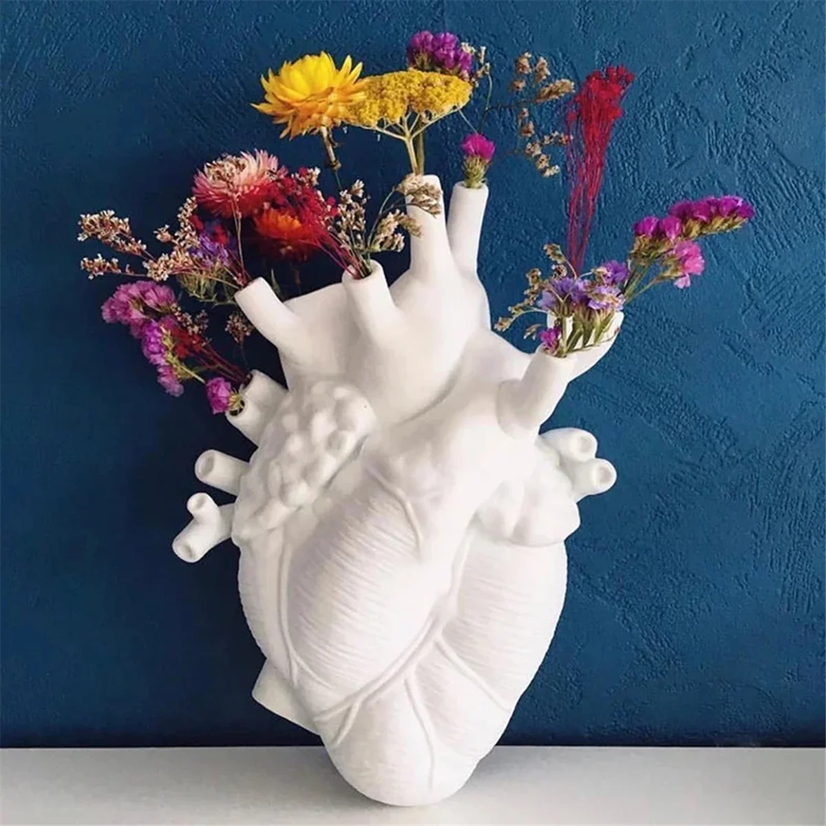 Anatomical Heart Vase Resin Flower Pot Heart Shape Vase Countertop Desktop Ornament Table Desk Flower Vase Decor,Red