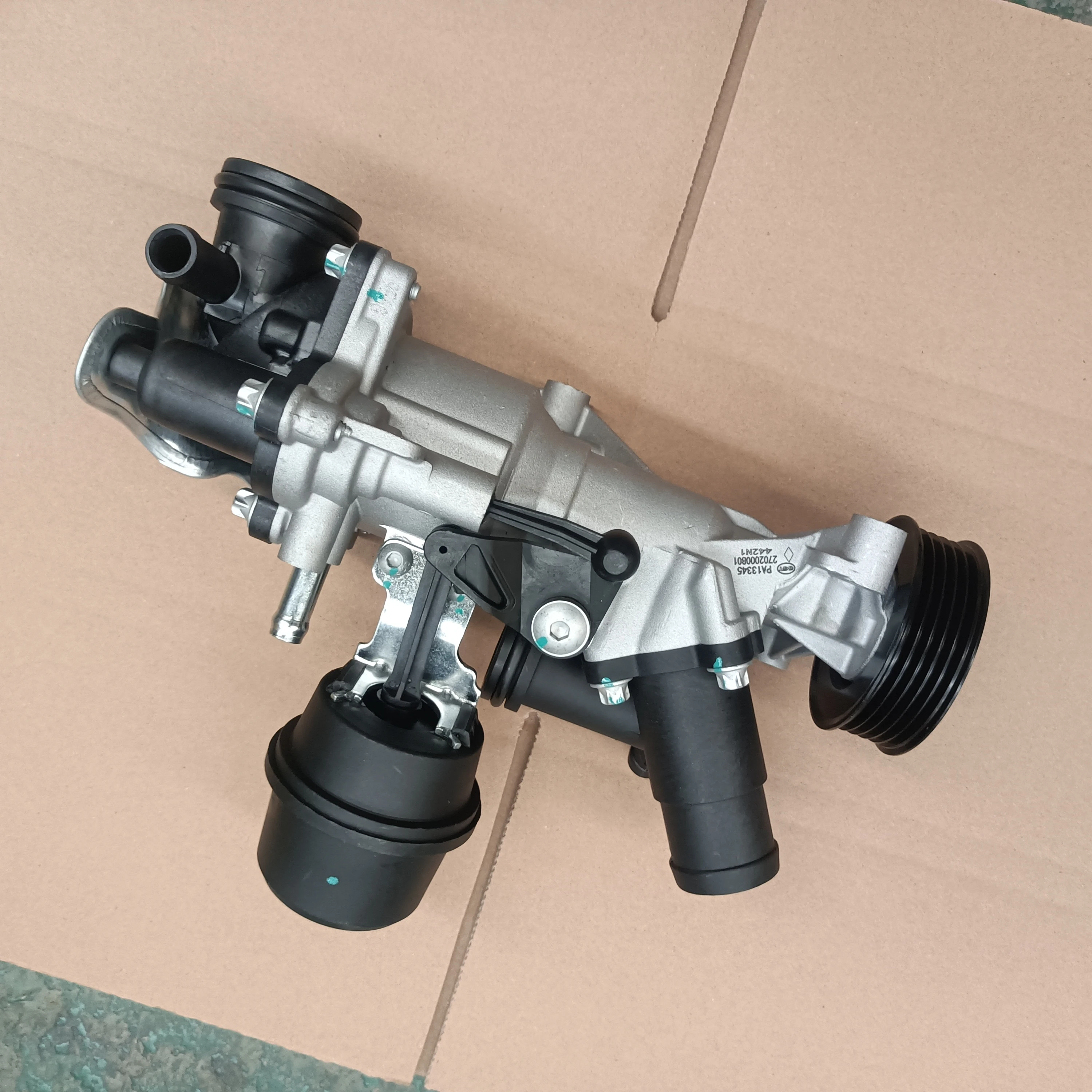 

Factory Engine Water Pump for Mercedes-Benz M270 2702000401 2702000801 2702000601 Engine Cooling Water Pump 2702000600