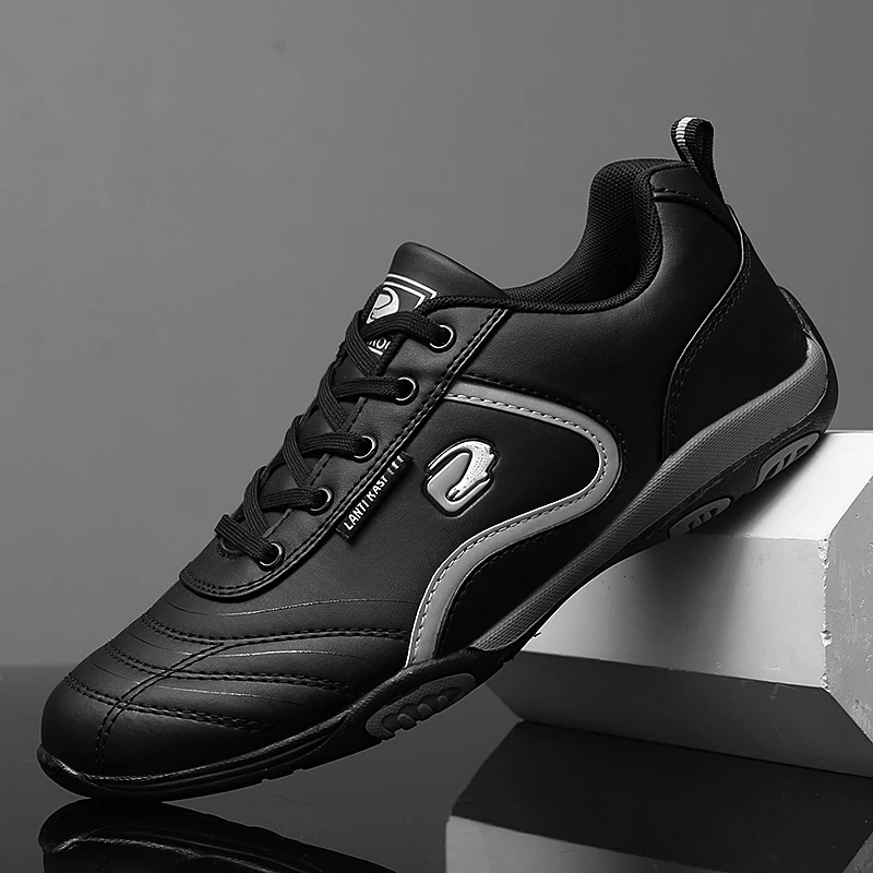 

New Comfortable Golf Shoes Men Luxury Male Golfing Footwears Non Slip Golfers Sneakers