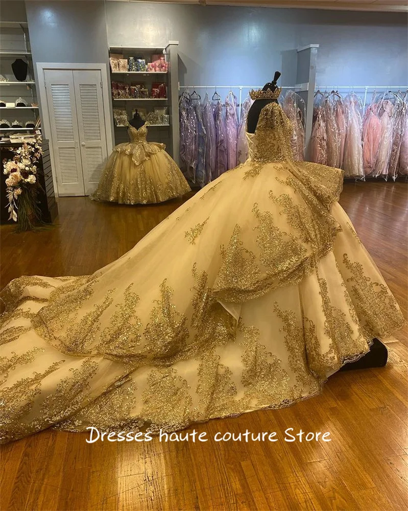 Luxuriöse goldene Pailletten-Spitze-Quinceanera-Kleider, Ballkleider 20225, Perlen, Rüschen, lange Ärmel, Tüll, süßes 16-Kleid, individuell gestaltet