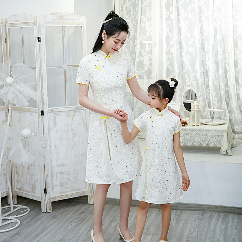 

Summer Mother And Daughter Outfit Short Sleeve Qipao Girls Embroidery Party Dress Women Chinese Traditional Cheongsam