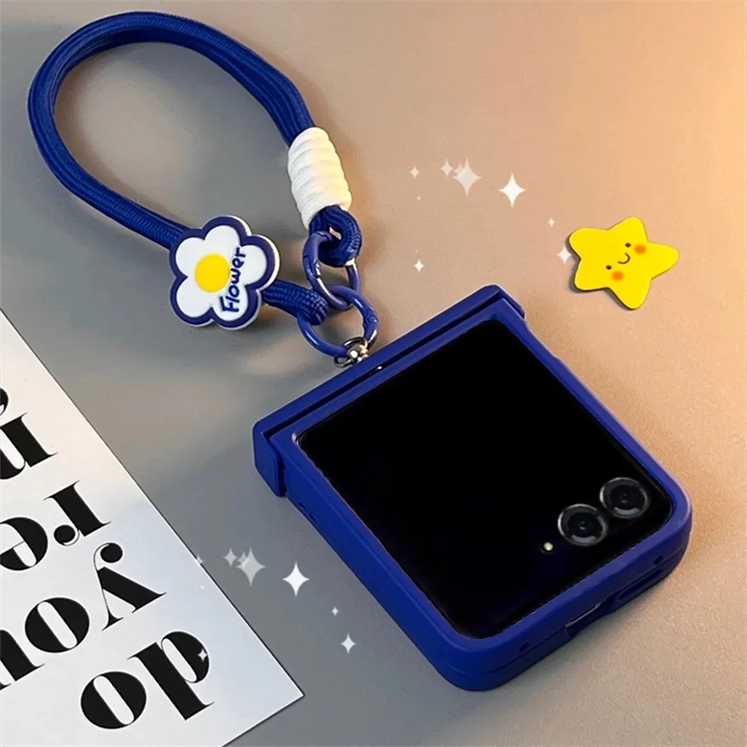 Funda de Teléfono con Correa de Mano y Diseño Floral para Samsung Galaxy Z Flip 3 4 5 6 7 7FE, Motorola Razr 70 40 50 60 Ultra, Xiaomi Mix Flip 2