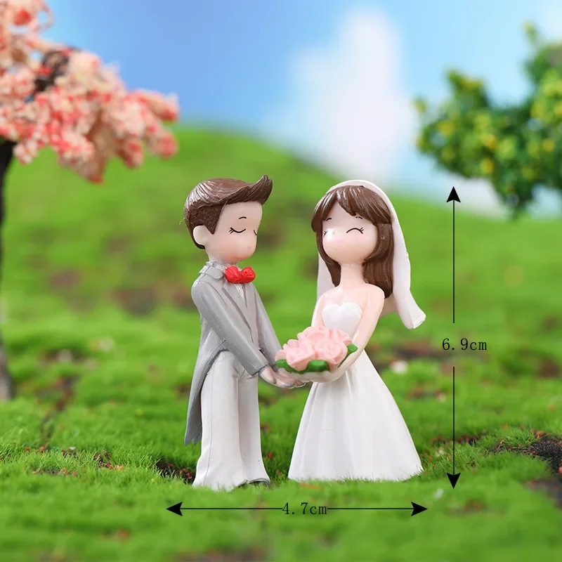 1 Pair Bride Groom Lover Mini Couple Figurines Crafts Micro Landscape Garden Moss Dollhouse Ornaments Wedding Home Desktop Decor