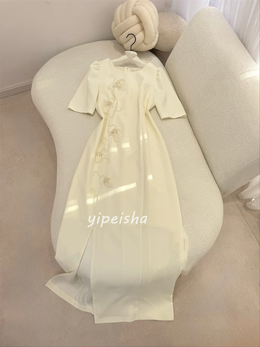 Op maat gemaakte bijpassende klassieke jersey kralen plooi rechte ronde hals lange jurken op maat gemaakte gelegenheidsjurken mode moderne stijl