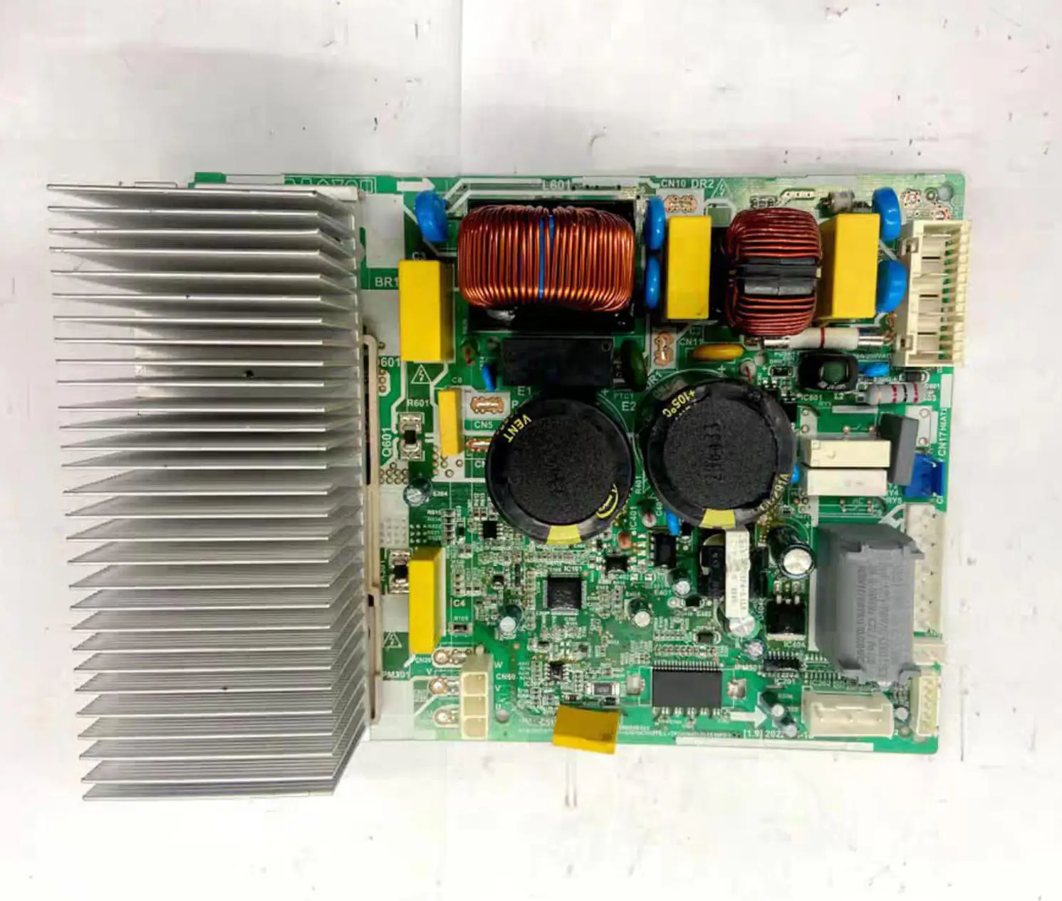 

Новая плата управления инверторным вентилятором кондиционера Midea KFR-35W/BP3N-(RX24TMINI+STR6A161+GIB10CH60TS-L+TPD4204F)