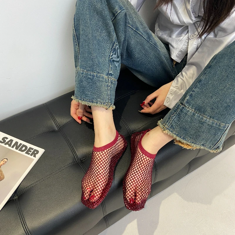 

Flat-top and Round-top Women's Sandals Made of Mesh Fabric, Suitable for All Occasions, Comfortable, Anti-slip and Breathable