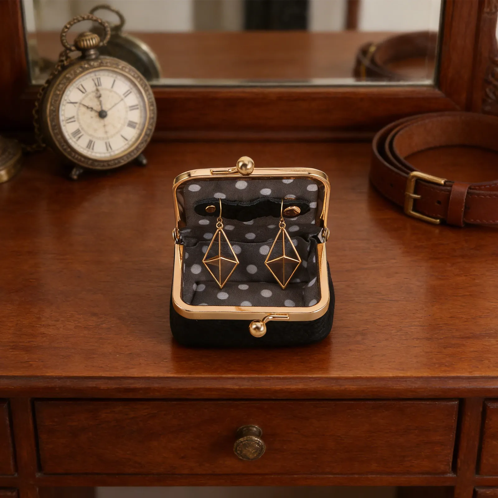 

Миниатюрная дорожная шкатулка для украшений черного цвета, компактный портативный органайзер для серег, колец, ожерелий, маленькая шкатулка для украшений в дорогу