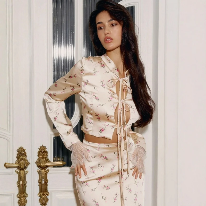 

European American Cross Border Women's 2026 Spring New Fashion Retro Sexy Elegant Long Sleeve Floral Satin Top Half Skirt Set