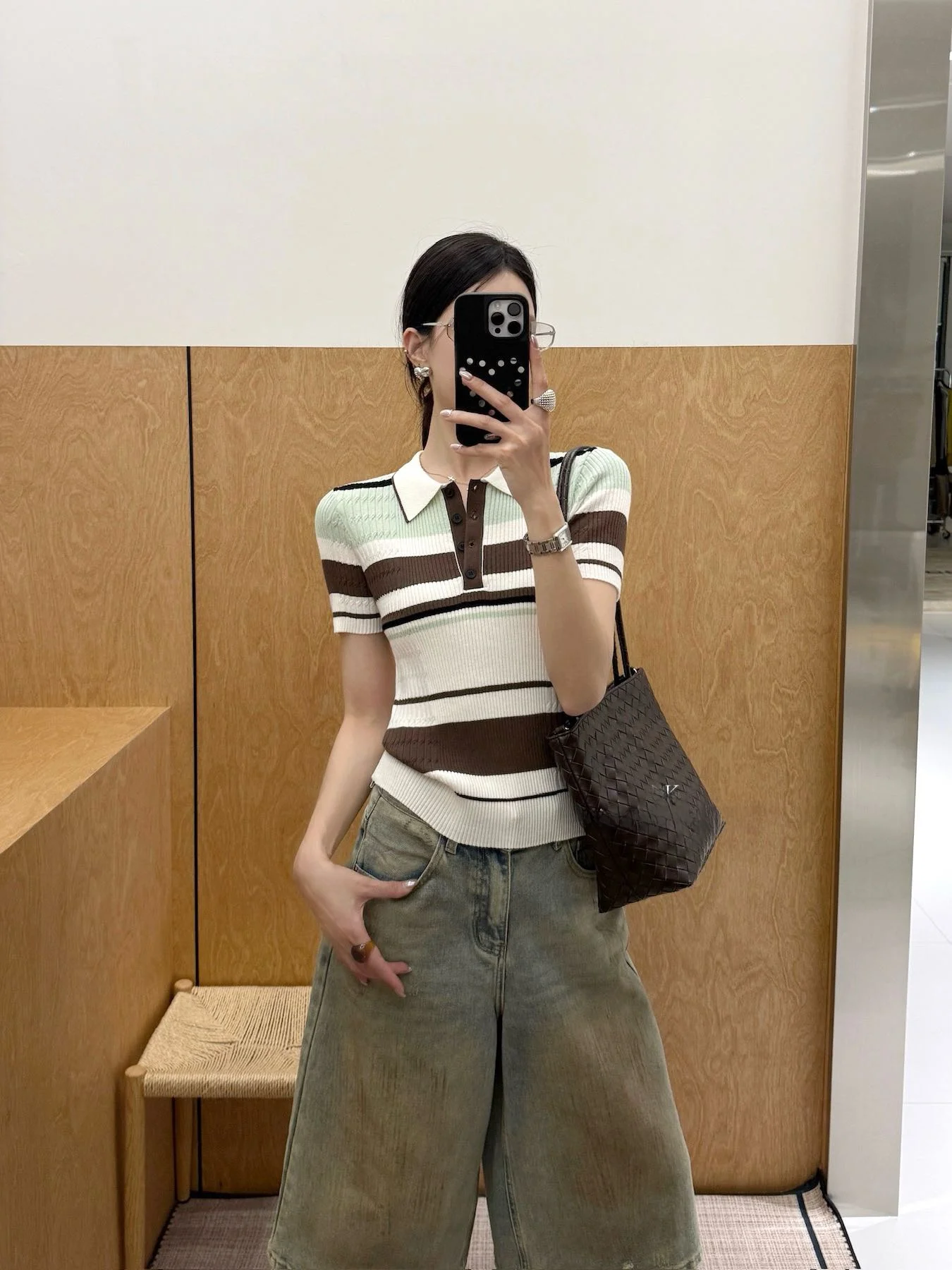 

Трикотажная рубашка в корейском стиле с короткими рукавами, повседневная, в полоску, модная и стильная, дышащая, женская, для повседневной носки