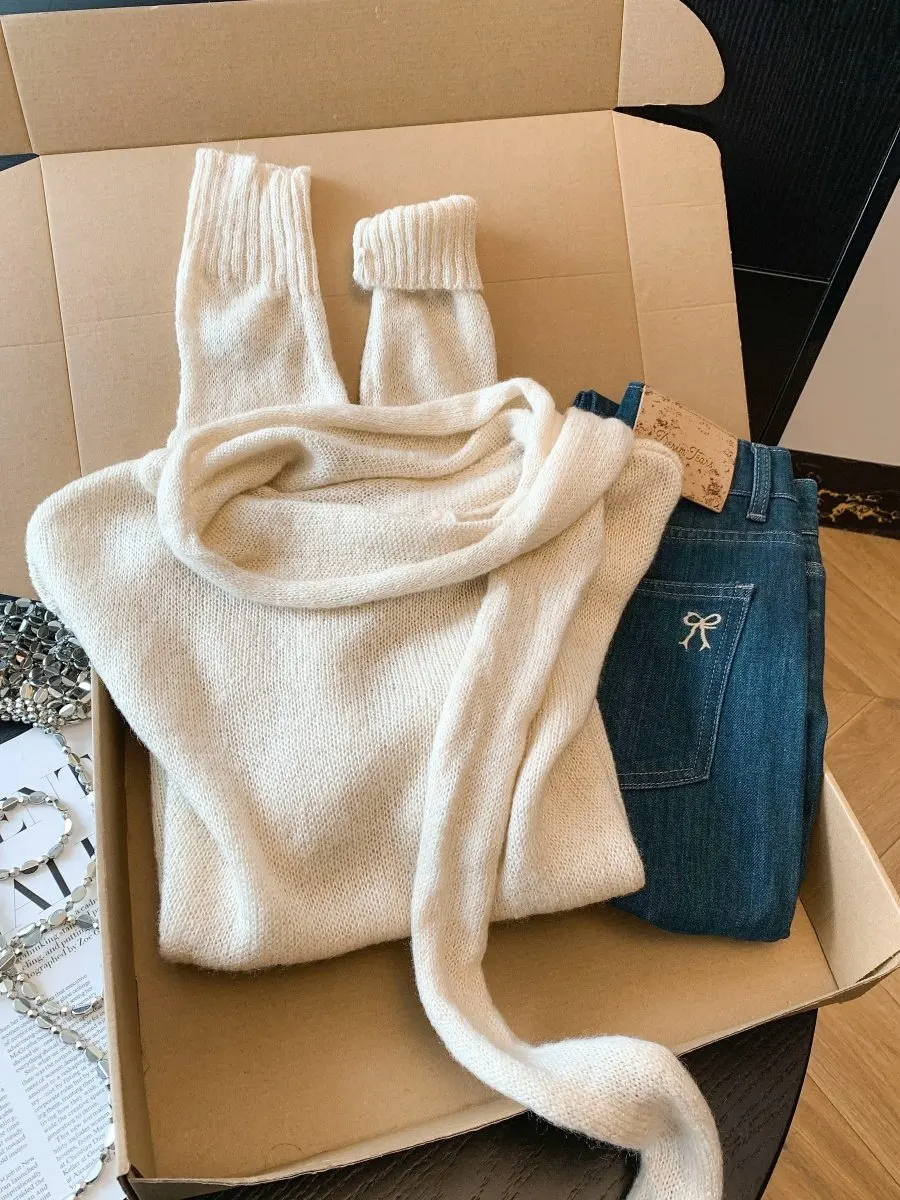 

Ladies Fashionable Knitted Sweater with Scarf Integrated Loose Fit Long Sleeve Overhead round Neck Spring Autumn Casual Wear