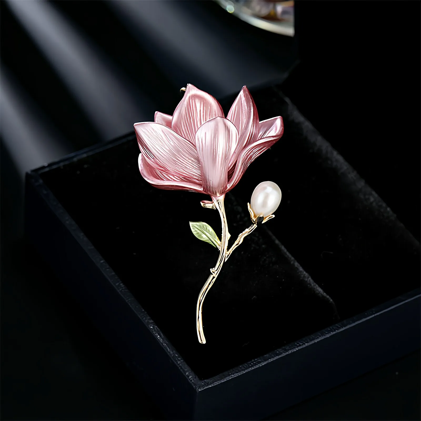 Chinese Style Elegant Magnolia Flower Brooch For Women Faux Pearl Decor Brass Material Traditional Hanfu Accessory Pink Purple
